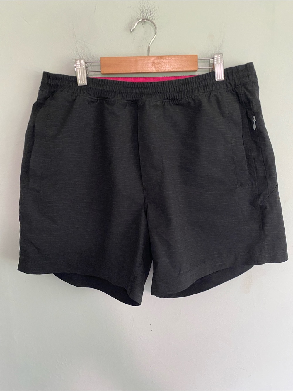 Birddogs Men’s Boom Black Athletic Shorts with pockets Size Large 5.5” inseam